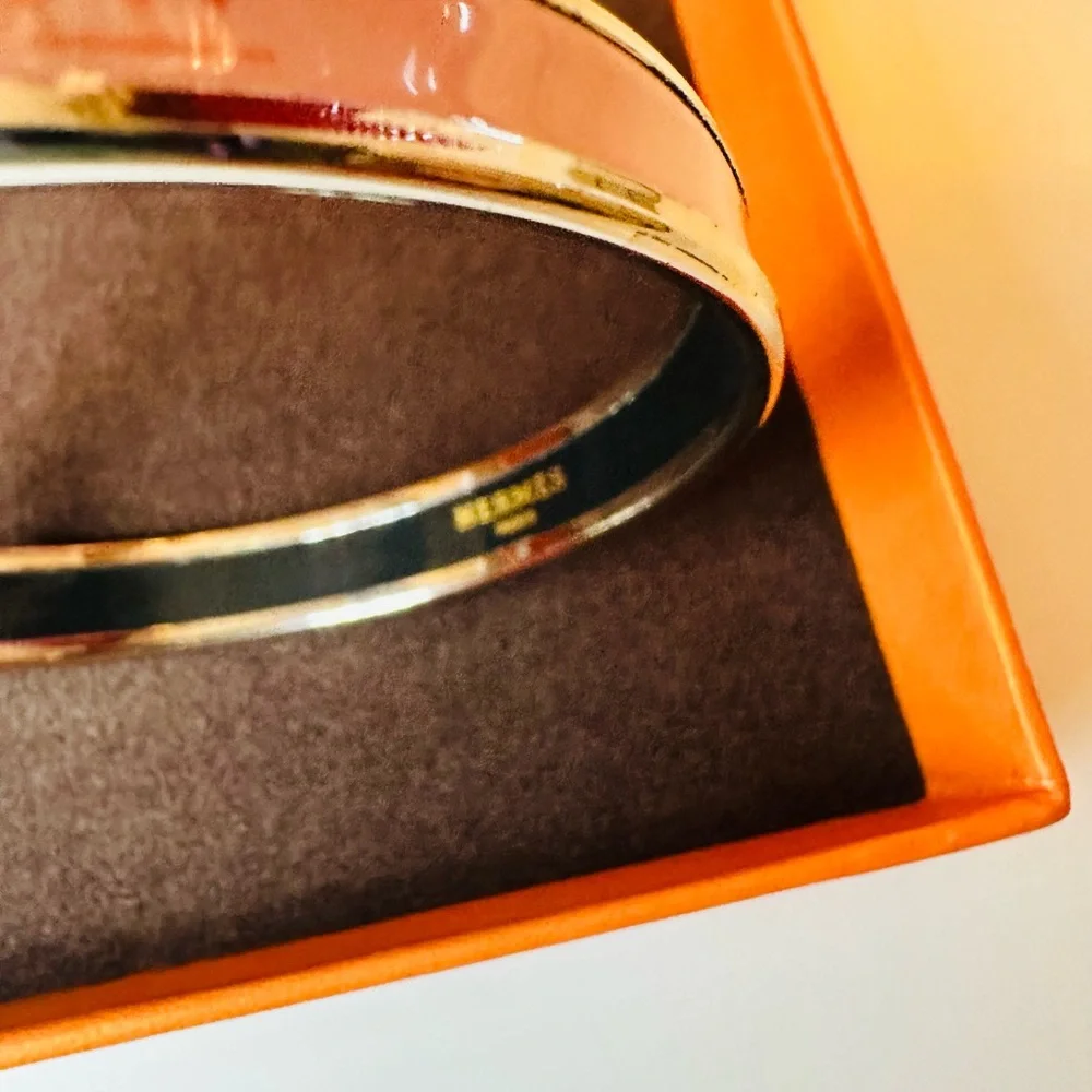 #121 Authentic Hermes Enamel Narrow Pink Bangle. - Picture 2 of 7